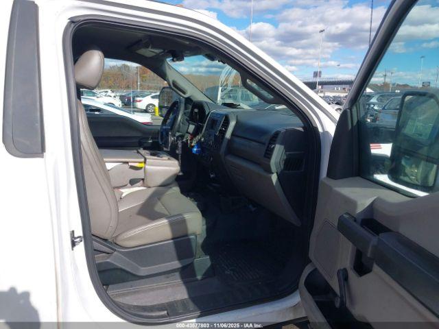 Ford F-350 Xl Image 14