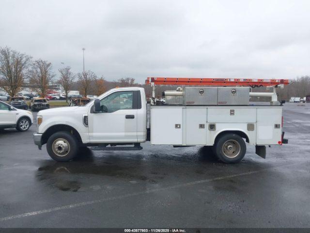 Ford F-350 Xl Image 10