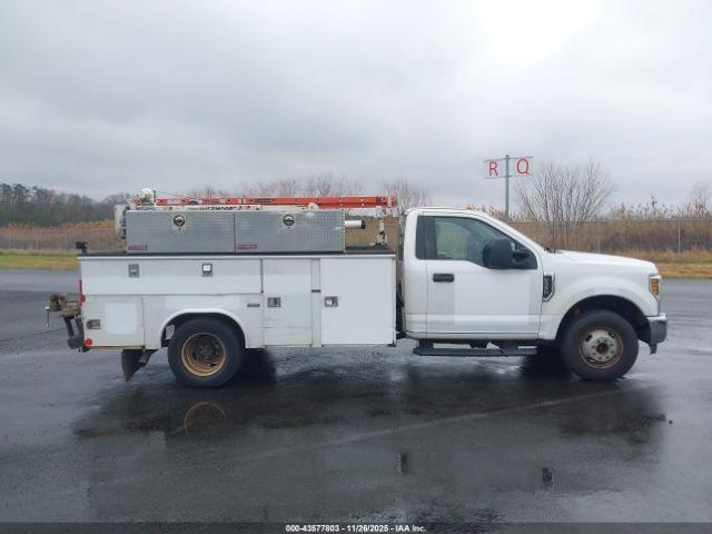 Ford F-350 Xl Image 2