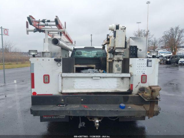 Ford F-350 Xl Image 12