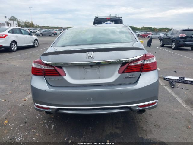 Honda Accord Touring V6 Image 11