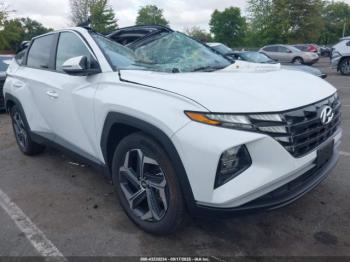  Salvage Hyundai TUCSON