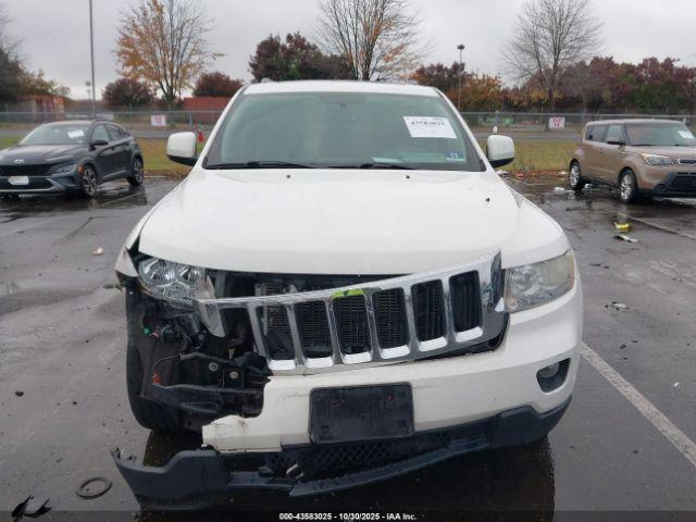 Jeep Grand Cherokee Laredo Image 3