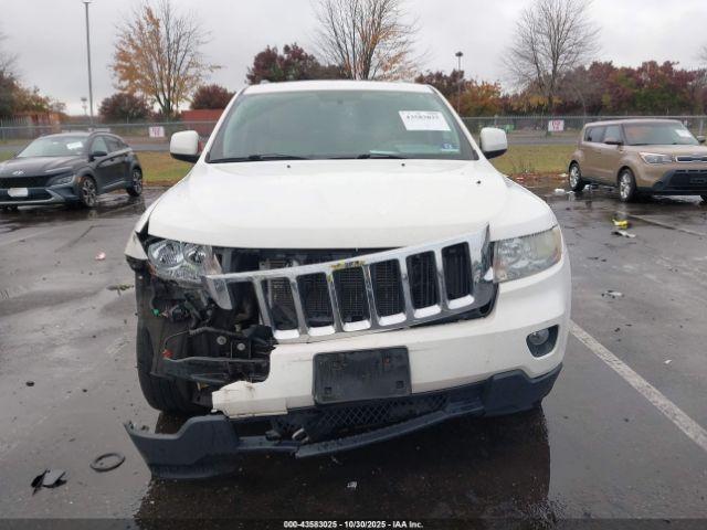 Jeep Grand Cherokee Laredo Image 4