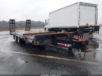  Salvage Interstate Trailer