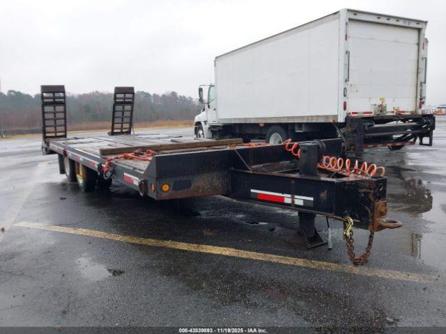  Salvage Interstate Trailer