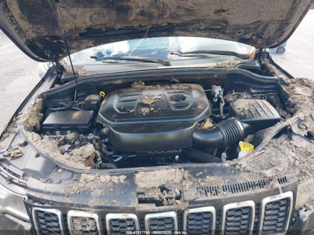 Jeep Grand Cherokee Limited 4x4 Image 8