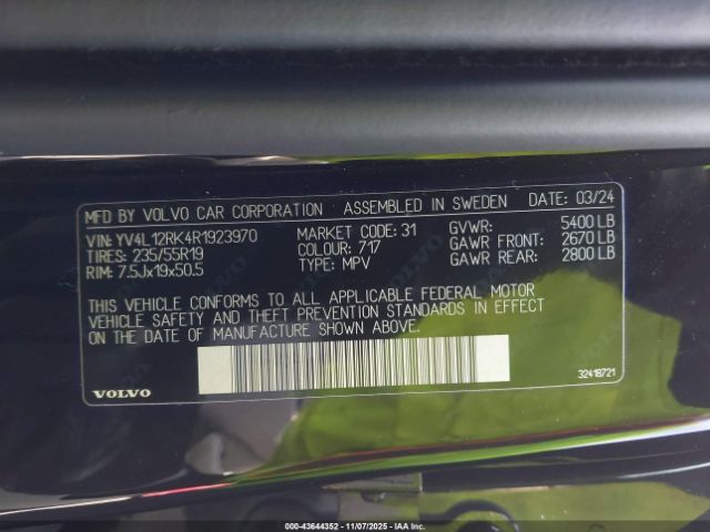 Volvo XC60 B5 Core Dark Theme Image 16