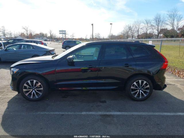 Volvo XC60 B5 Core Dark Theme Image 15