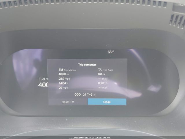 Volvo XC60 B5 Core Dark Theme Image 11