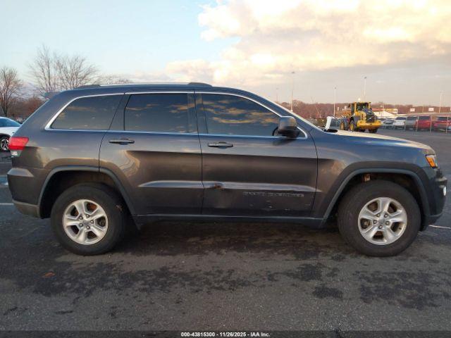 Jeep Grand Cherokee Laredo 4x4 Image 12