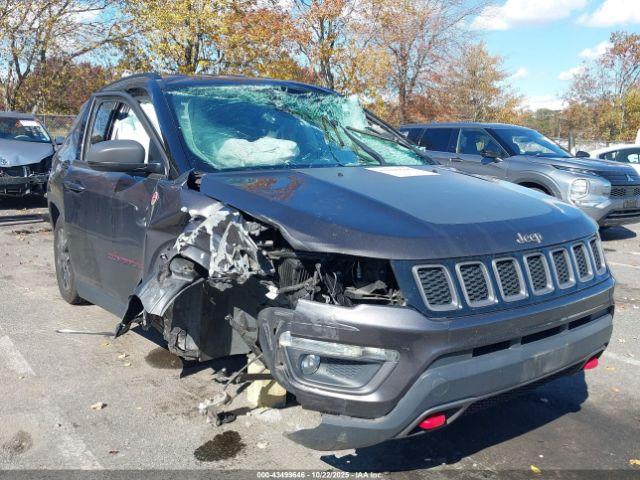  Salvage Jeep Compass