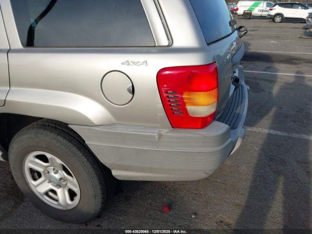 Jeep Grand Cherokee Laredo Image 2