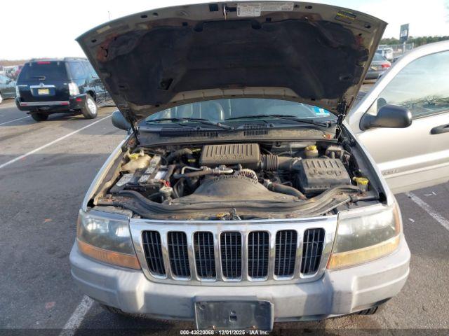 Jeep Grand Cherokee Laredo Image 11
