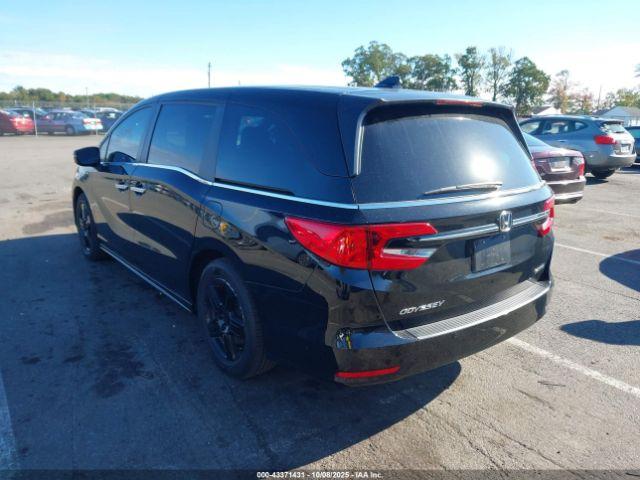 Honda Odyssey Touring Image 17