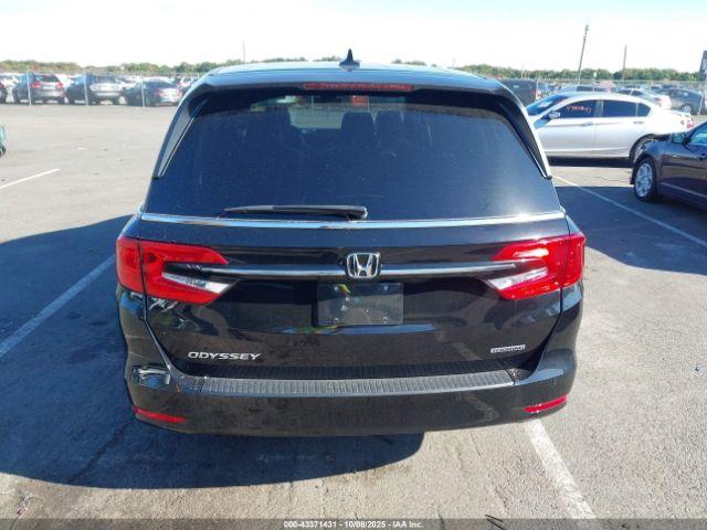 Honda Odyssey Touring Image 9