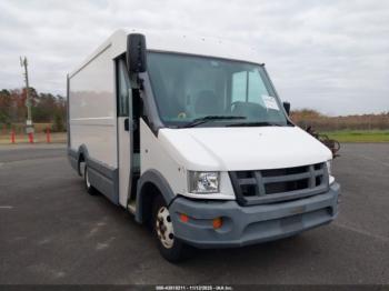  Salvage Isuzu Reach