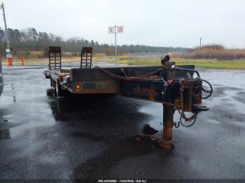  Salvage Interstate Trailer