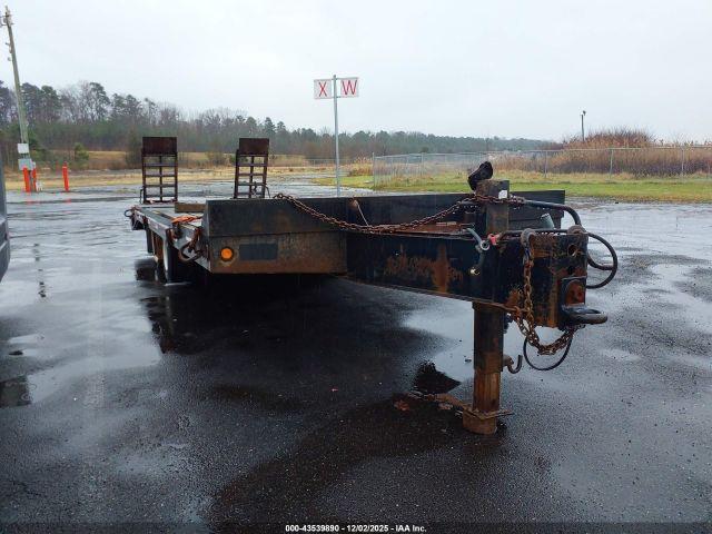  Salvage Interstate Trailer