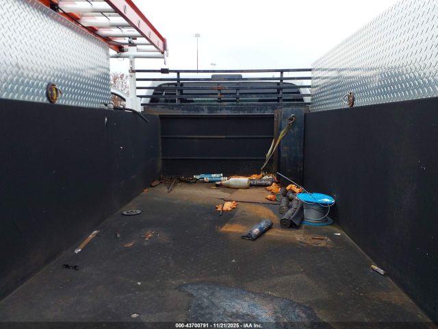 Ford F-350 Xl Image 4