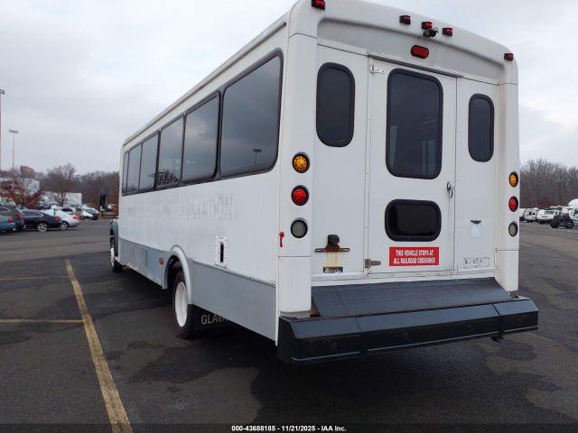 Ford F-550 Xl Image 10