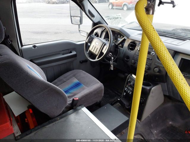 Ford F-550 Xl Image 12