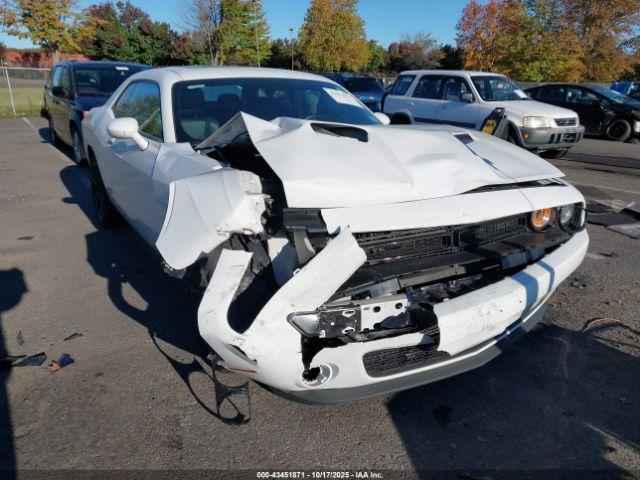  Salvage Dodge Challenger