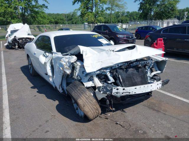  Salvage Dodge Challenger