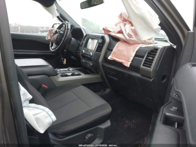 Ford Expedition Xlt Image 8