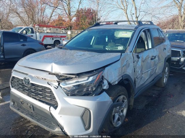 Toyota RAV4 Xle Image 6