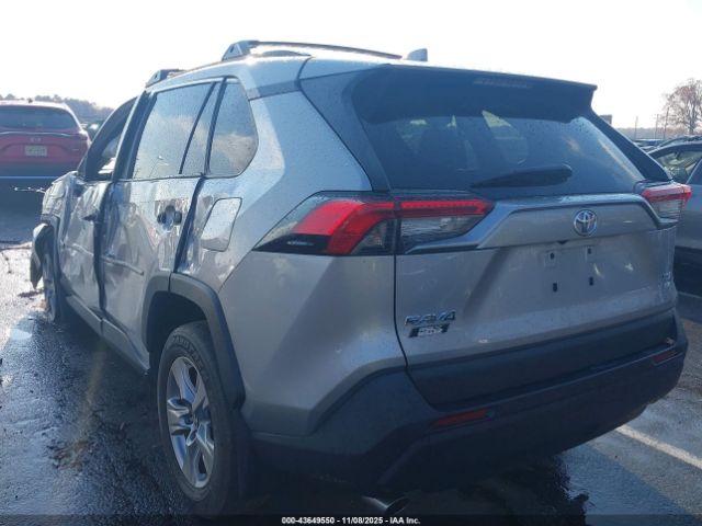 Toyota RAV4 Xle Image 7