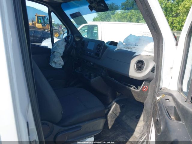 Mercedes-Benz Sprinter 2500 Standard Roof V6 Image 5