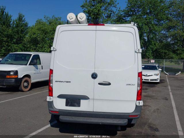 Mercedes-Benz Sprinter 2500 Standard Roof V6 Image 14