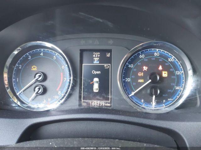 Toyota Corolla Xse Image 11