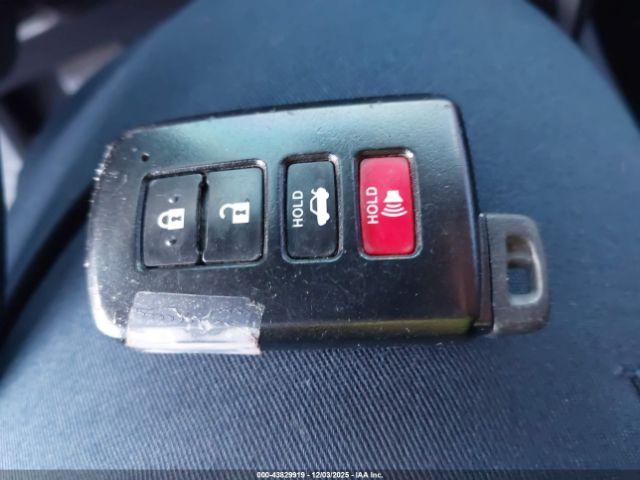 Toyota Corolla Xse Image 14