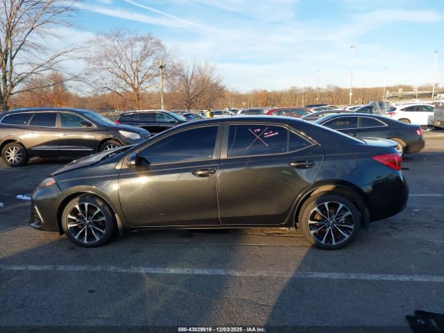 Toyota Corolla Xse Image 10