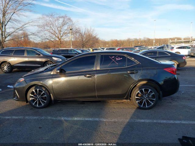 Toyota Corolla Xse Image 10