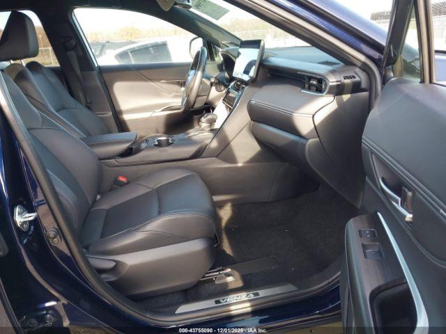 Toyota Venza Xle Image 2