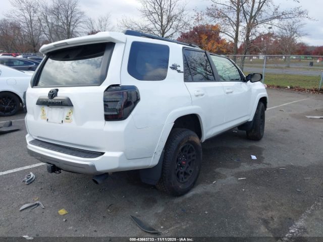 Toyota 4Runner Trd Off Road Premium Image 15