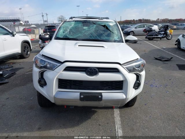 Toyota 4Runner Trd Off Road Premium Image 11