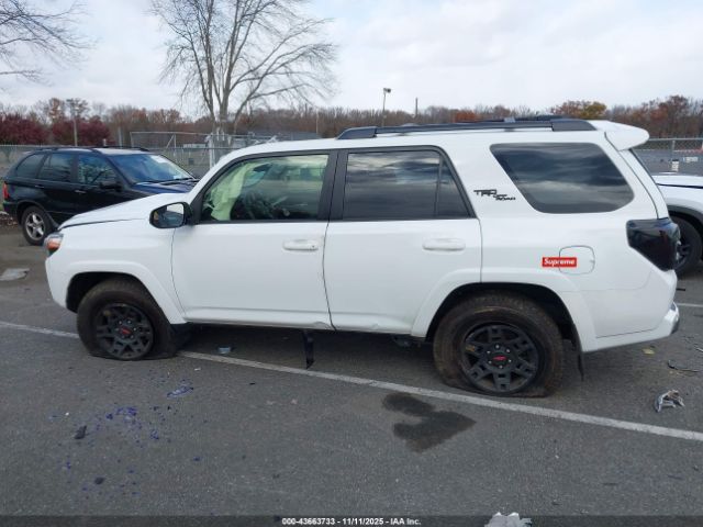 Toyota 4Runner Trd Off Road Premium Image 6