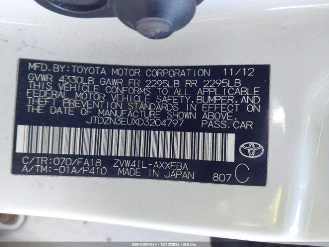 Toyota Prius v Three Image 6