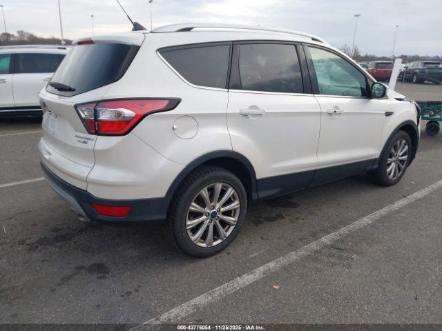 Ford Escape Titanium Image 9