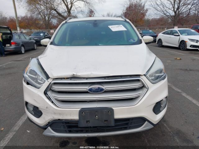 Ford Escape Titanium Image 16
