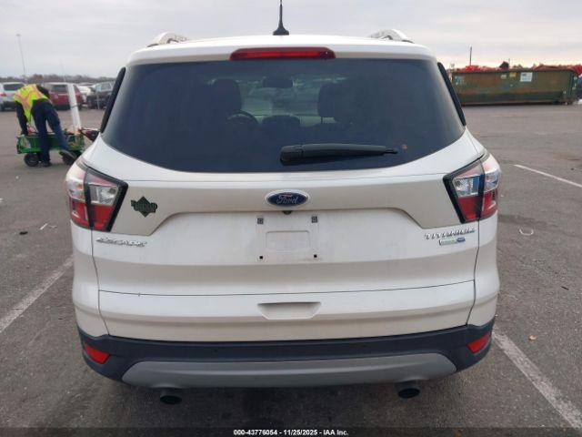 Ford Escape Titanium Image 3
