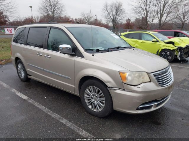 Chrysler Town & Country Touring-l Image 1