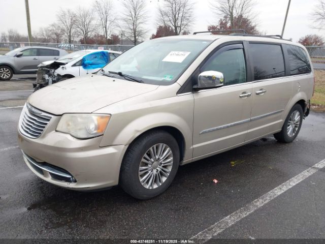 Chrysler Town & Country Touring-l Image 15