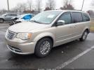 Chrysler Town & Country Touring-l Image 15