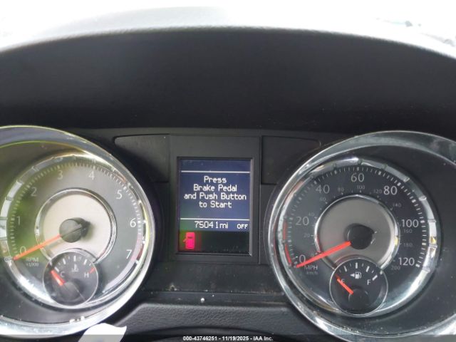 Chrysler Town & Country Touring-l Image 12