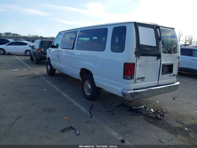 Ford E-350 Xlt Image 4